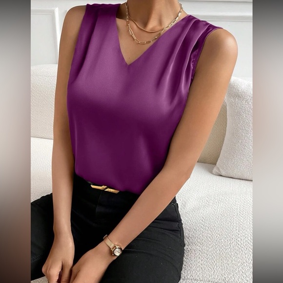 Luxe V neck sleeveless blouse - Picture 13 of 16